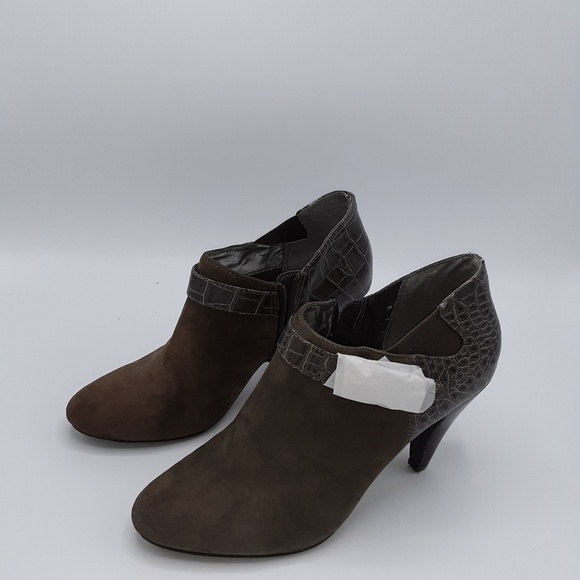 Alfani Shirlee Grey Suede Croc/LeatherAnkle Boots - Picture 4 of 7